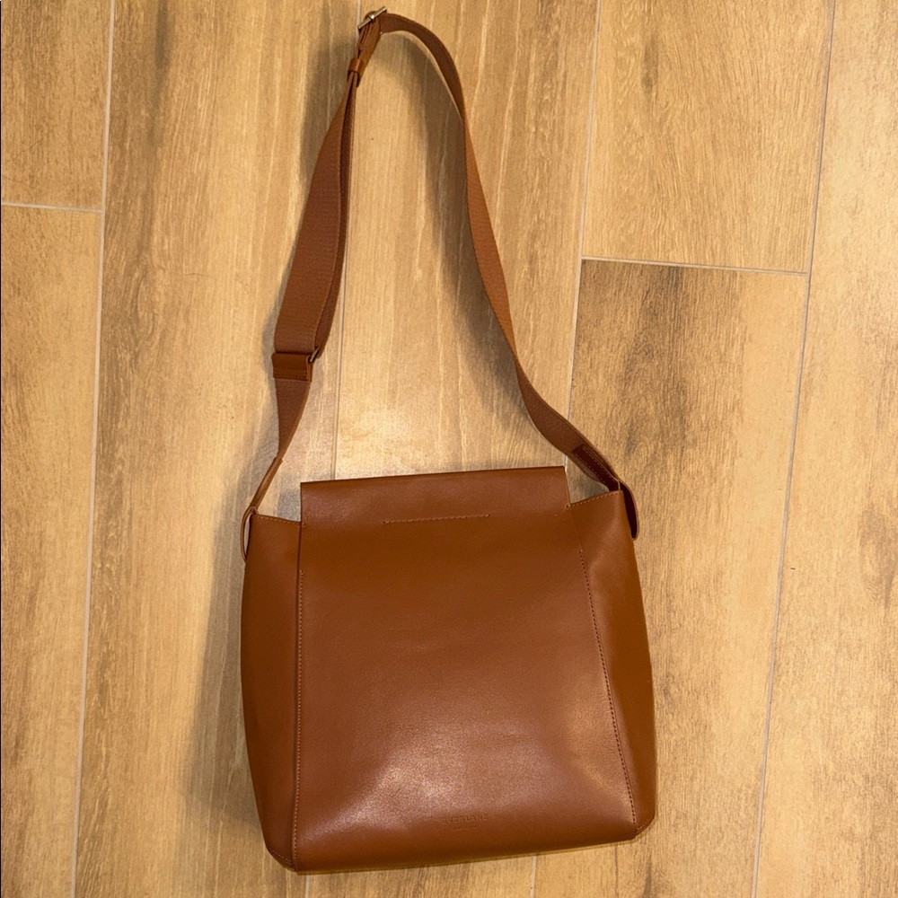 Everlane The Form Shoulder Bag Cognac Leather